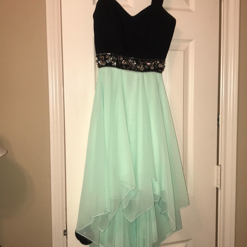 High-Low Cocktail Dress - Picture 3 of 4